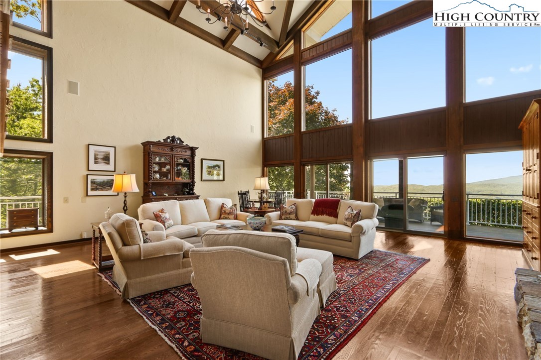 Boone, North Carolina 28607, United States, 3 Bedrooms Bedrooms, ,4 BathroomsBathrooms,Residential,Active,163211