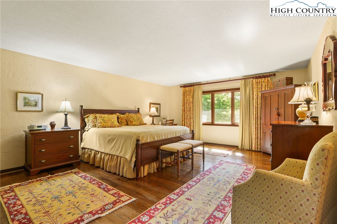 Boone, North Carolina 28607, United States, 3 Bedrooms Bedrooms, ,4 BathroomsBathrooms,Residential,Active,163211