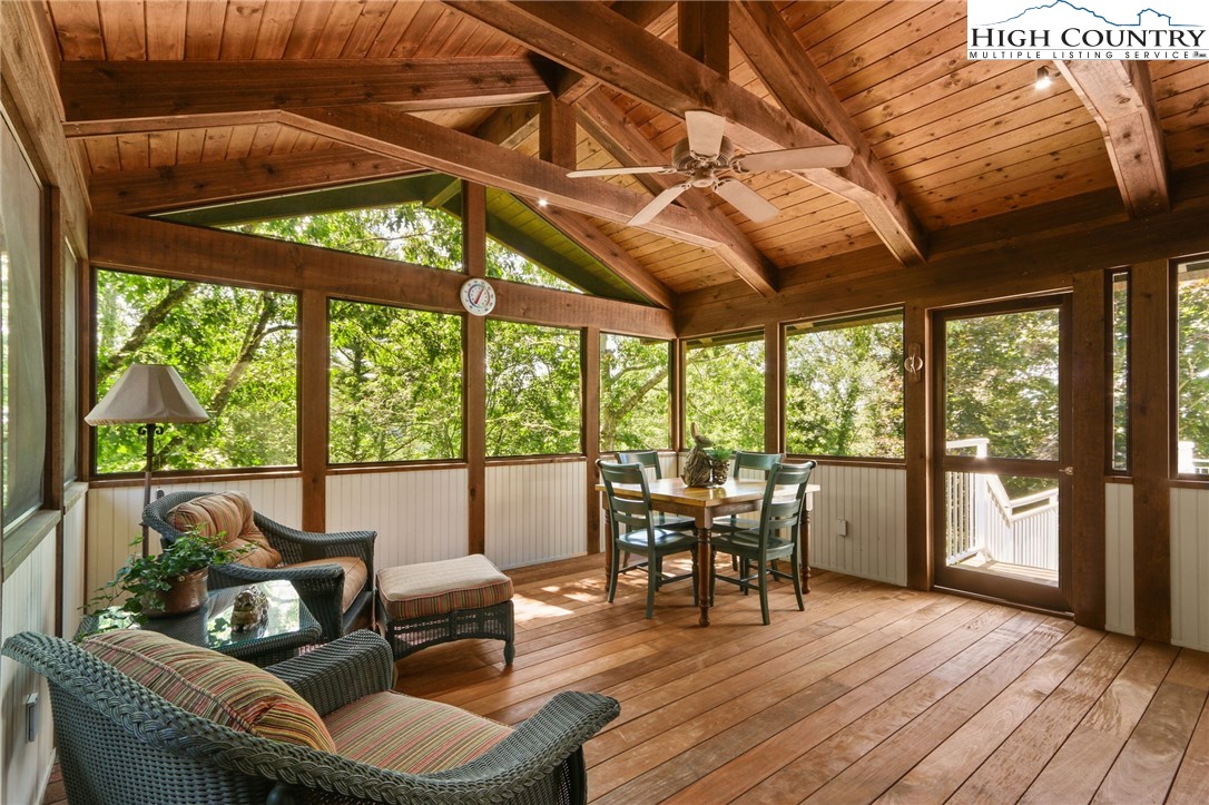 Boone, North Carolina 28607, United States, 3 Bedrooms Bedrooms, ,4 BathroomsBathrooms,Residential,Active,163211