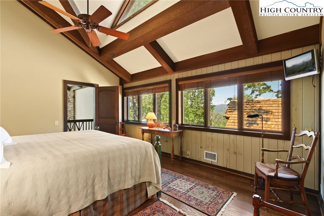 Boone, North Carolina 28607, United States, 3 Bedrooms Bedrooms, ,4 BathroomsBathrooms,Residential,Active,163211