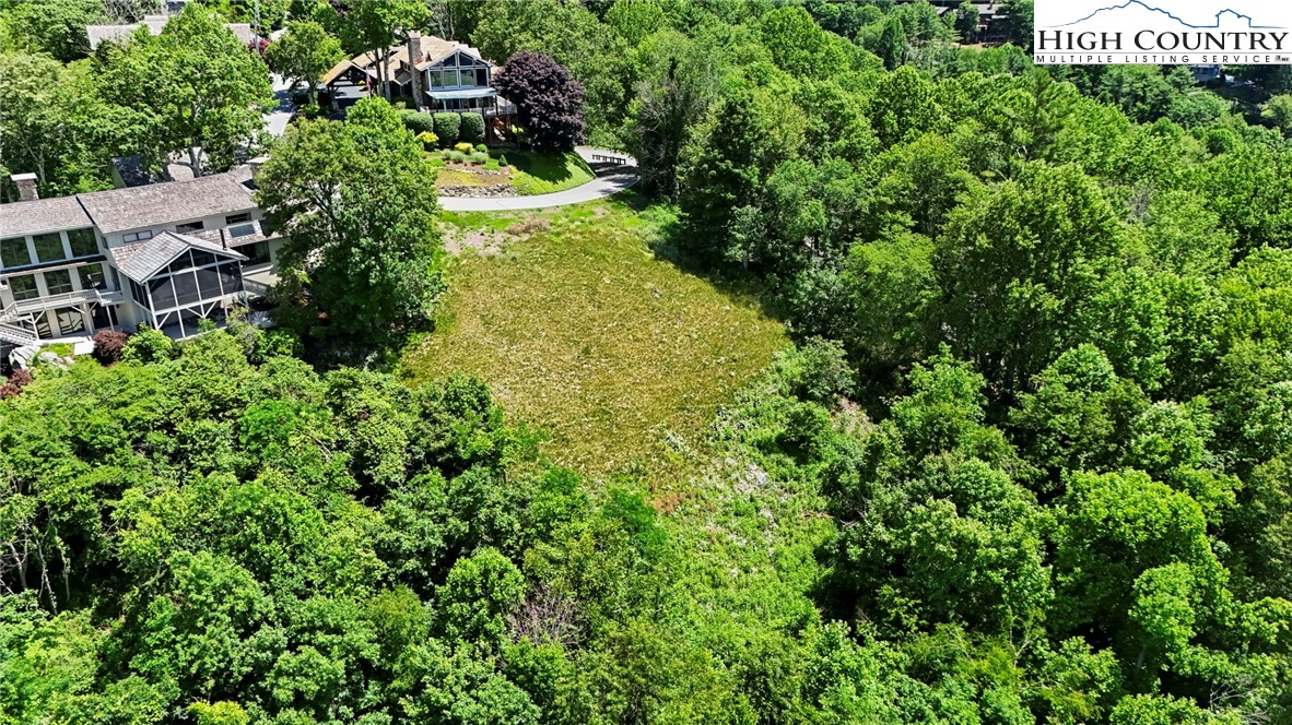 Boone, North Carolina 28607, United States, 3 Bedrooms Bedrooms, ,4 BathroomsBathrooms,Residential,Active,163211