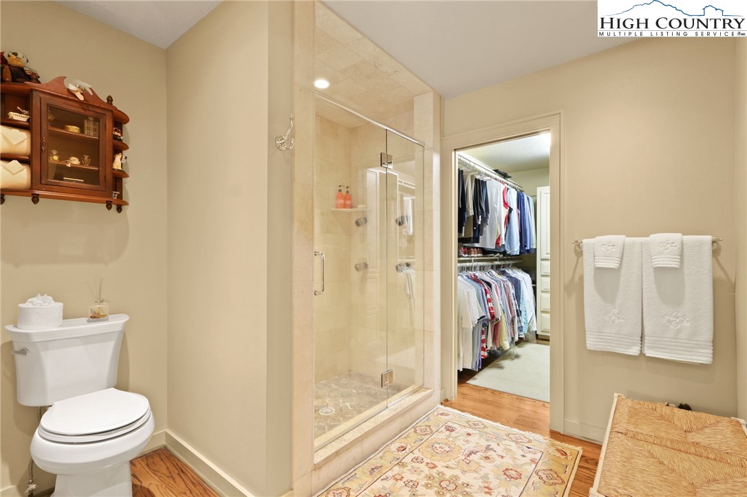 Boone, North Carolina 28607, United States, 3 Bedrooms Bedrooms, ,4 BathroomsBathrooms,Residential,Active,163211