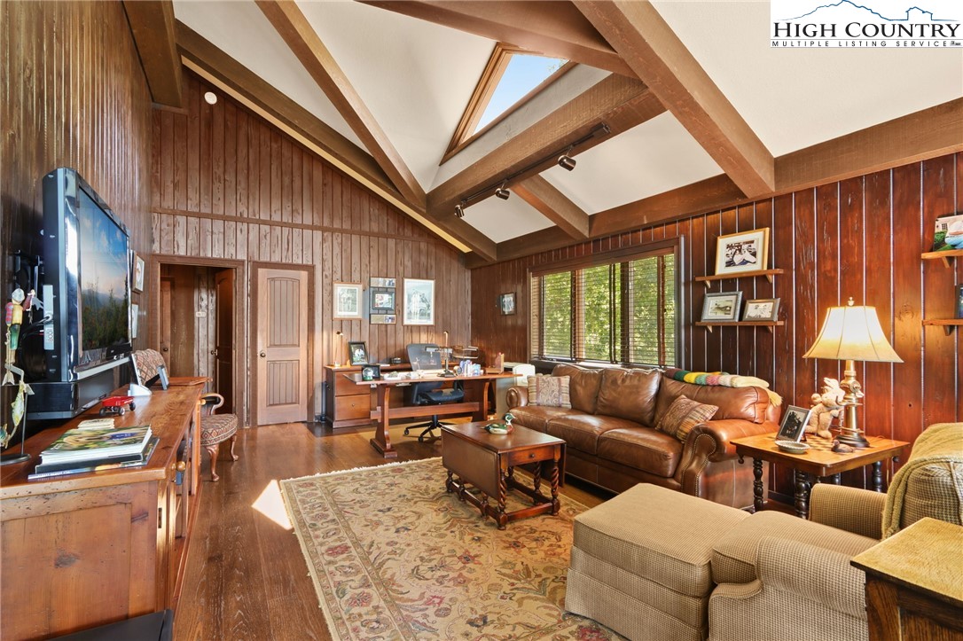 Boone, North Carolina 28607, United States, 3 Bedrooms Bedrooms, ,4 BathroomsBathrooms,Residential,Active,163211