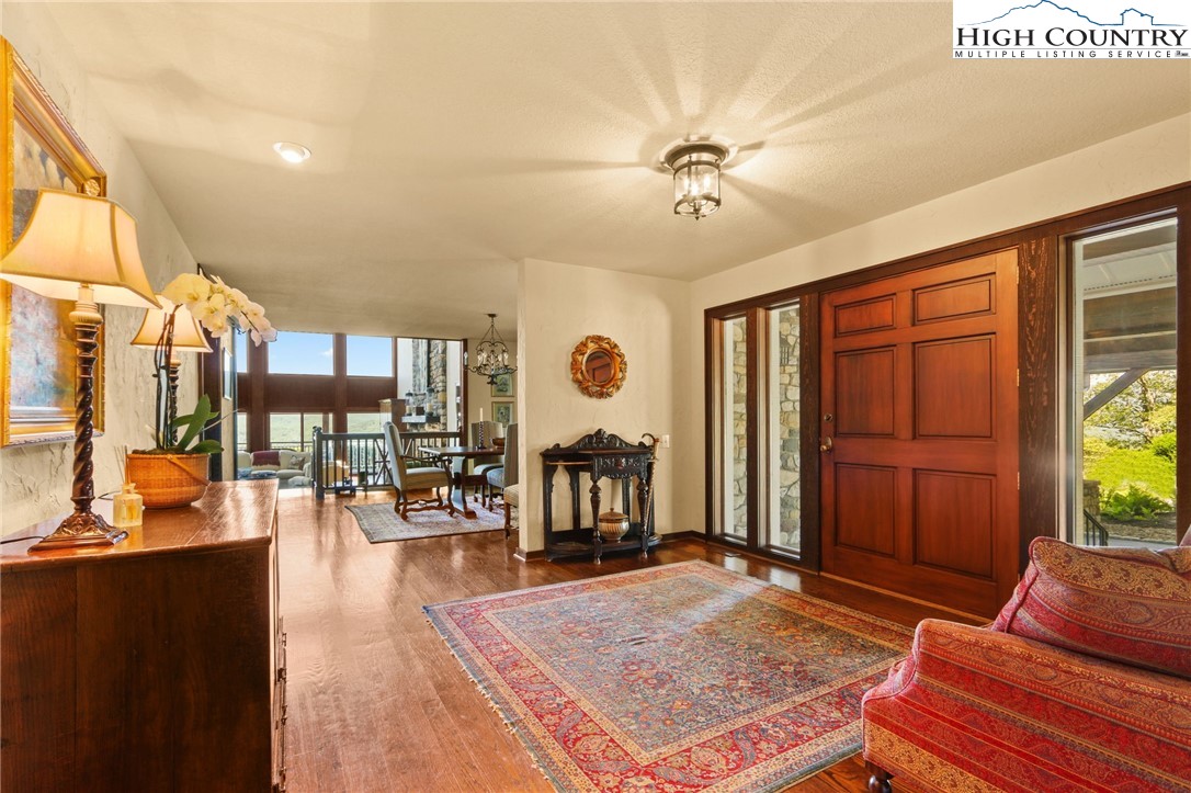 Boone, North Carolina 28607, United States, 3 Bedrooms Bedrooms, ,4 BathroomsBathrooms,Residential,Active,163211