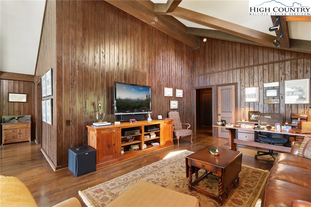 Boone, North Carolina 28607, United States, 3 Bedrooms Bedrooms, ,4 BathroomsBathrooms,Residential,Active,163211