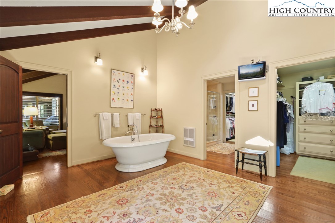 Boone, North Carolina 28607, United States, 3 Bedrooms Bedrooms, ,4 BathroomsBathrooms,Residential,Active,163211