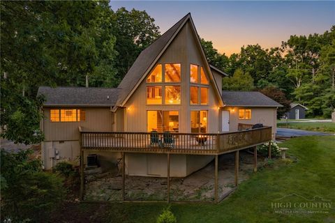 Photo of 198 Hickory Hill Circle, Spruce Pine, NC 28777 (MLS # 263032)