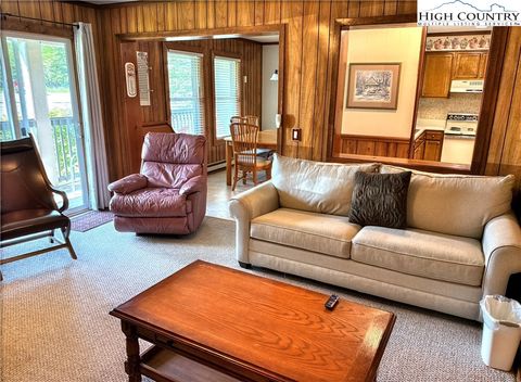 Photo of 301 Pinnacle Inn Road #2105, Beech Mountain, NC 28604 (MLS # 256559)
