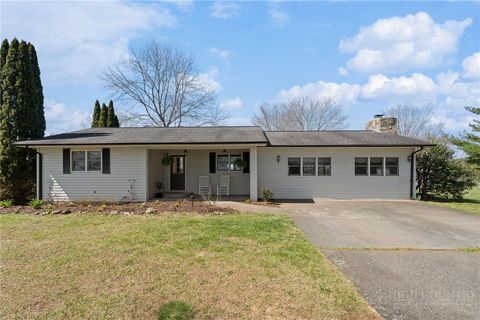 Photo of 299 S Fork Church Rd Rd, Piney Creek, NC 28663 (MLS # 261086)