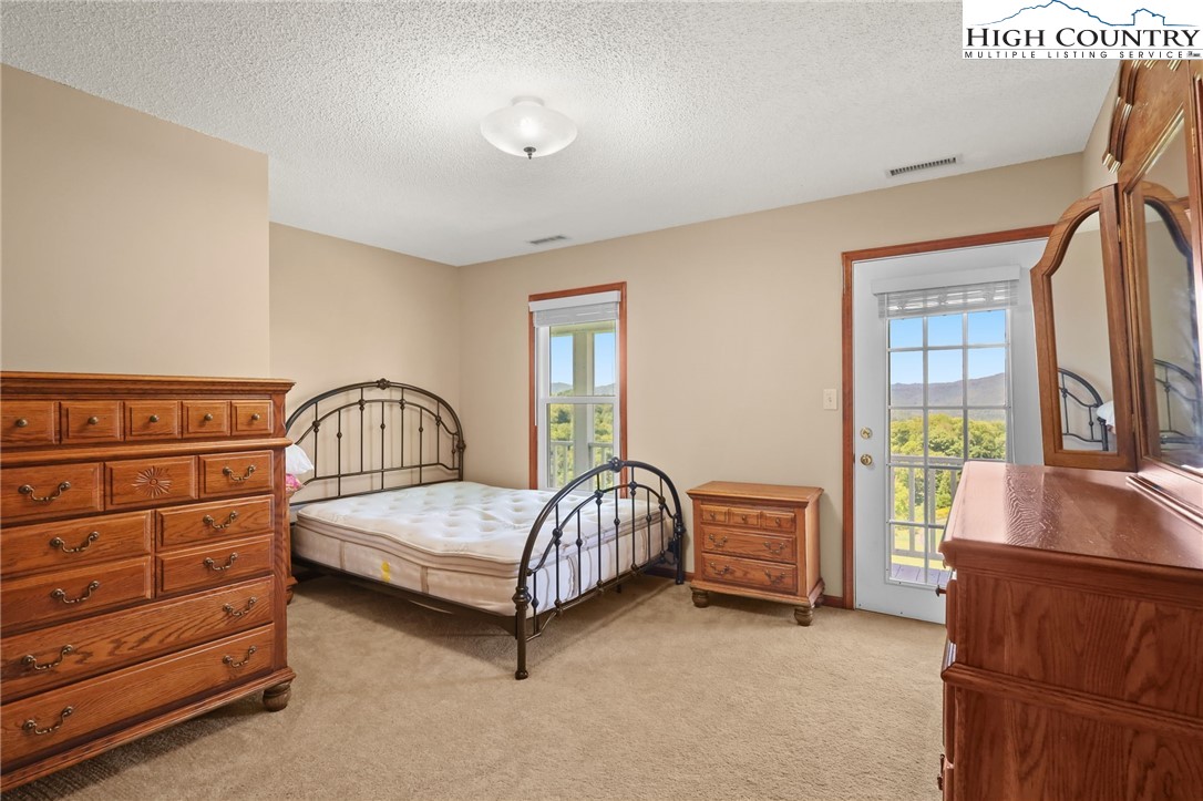 Zionville, North Carolina 28698, United States, 3 Bedrooms Bedrooms, ,3 BathroomsBathrooms,Residential,Active,43537