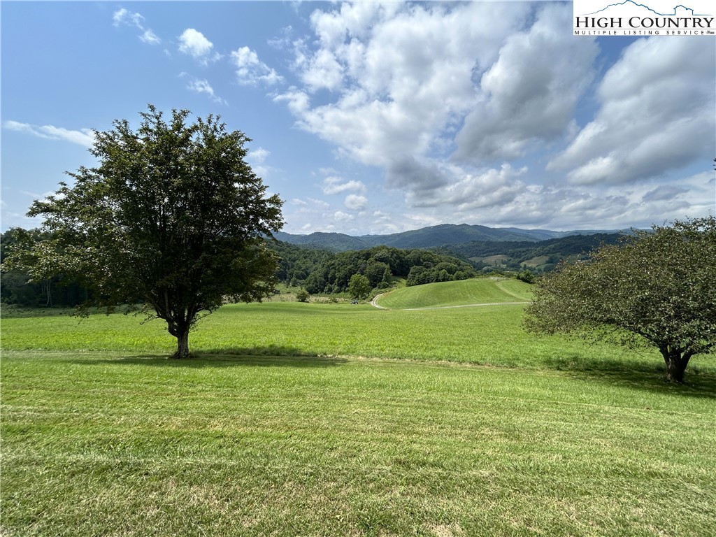 Zionville, North Carolina 28698, United States, 3 Bedrooms Bedrooms, ,3 BathroomsBathrooms,Residential,Active,43537