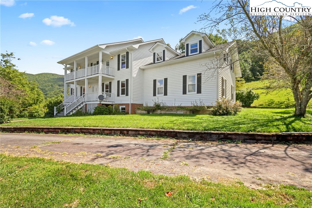 Zionville, North Carolina 28698, United States, 3 Bedrooms Bedrooms, ,3 BathroomsBathrooms,Residential,Active,43537