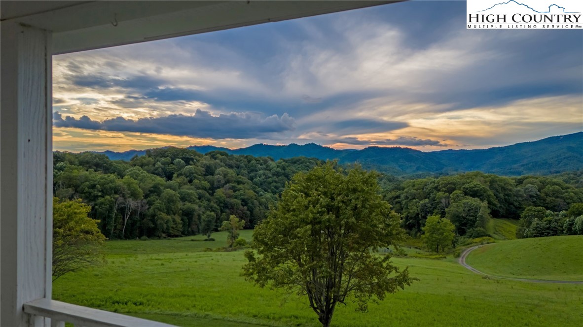 Zionville, North Carolina 28698, United States, 3 Bedrooms Bedrooms, ,3 BathroomsBathrooms,Residential,Active,43537