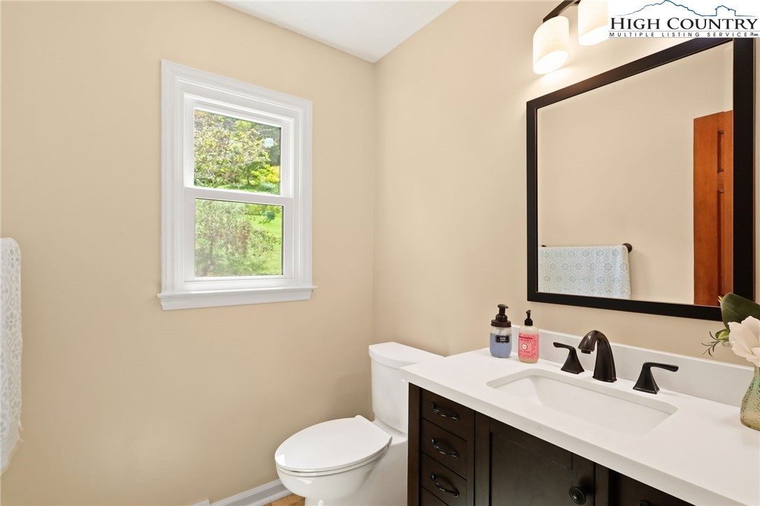 Zionville, North Carolina 28698, United States, 3 Bedrooms Bedrooms, ,3 BathroomsBathrooms,Residential,Active,43537