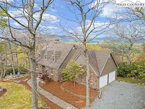 Photo of 211 Saddle Crest Road, Blowing Rock, NC 28605 (MLS # 254698)