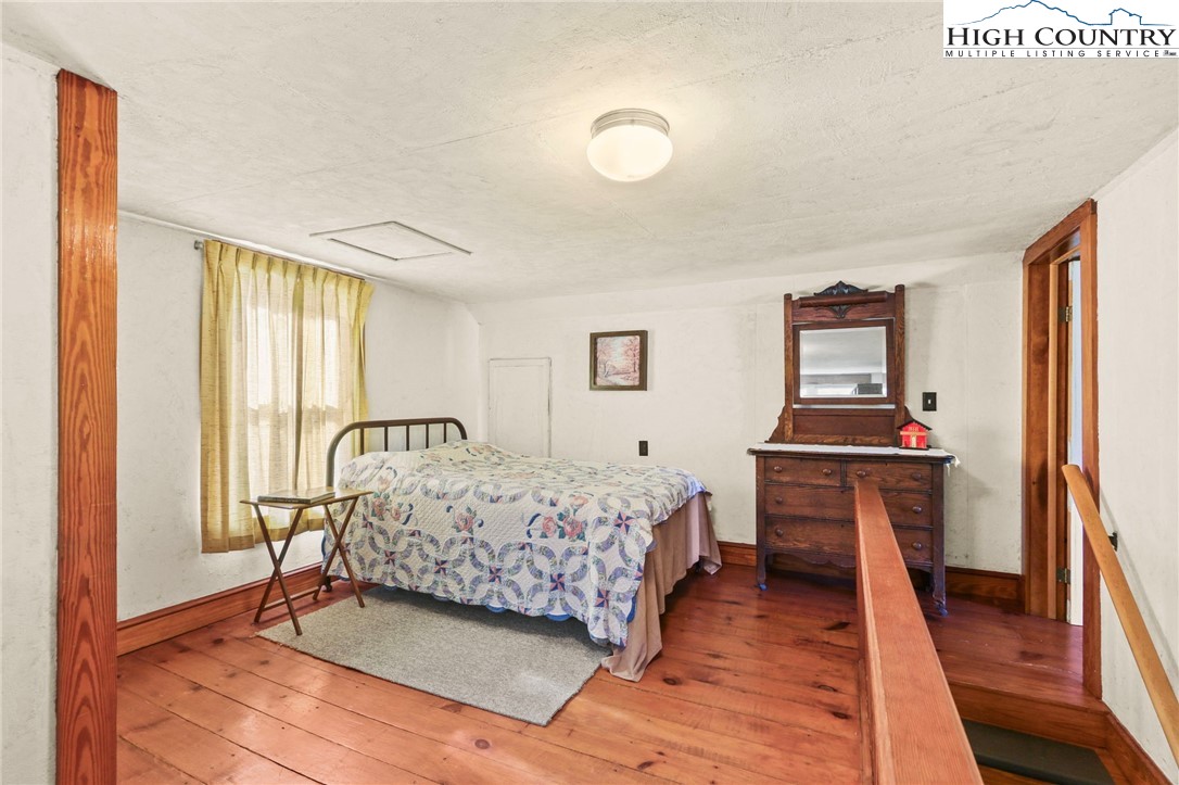 Sugar Grove, North Carolina 28679, United States, 2 Bedrooms Bedrooms, ,1 BathroomBathrooms,Residential,Active,243250