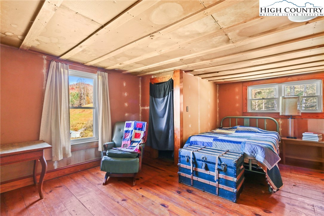 Sugar Grove, North Carolina 28679, United States, 2 Bedrooms Bedrooms, ,1 BathroomBathrooms,Residential,Active,243250