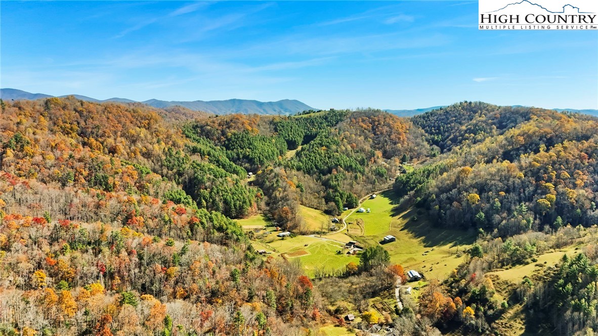 Sugar Grove, North Carolina 28679, United States, 2 Bedrooms Bedrooms, ,1 BathroomBathrooms,Residential,Active,243250