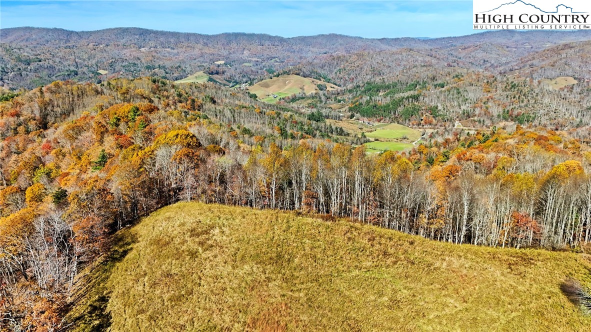 Sugar Grove, North Carolina 28679, United States, 2 Bedrooms Bedrooms, ,1 BathroomBathrooms,Residential,Active,243250