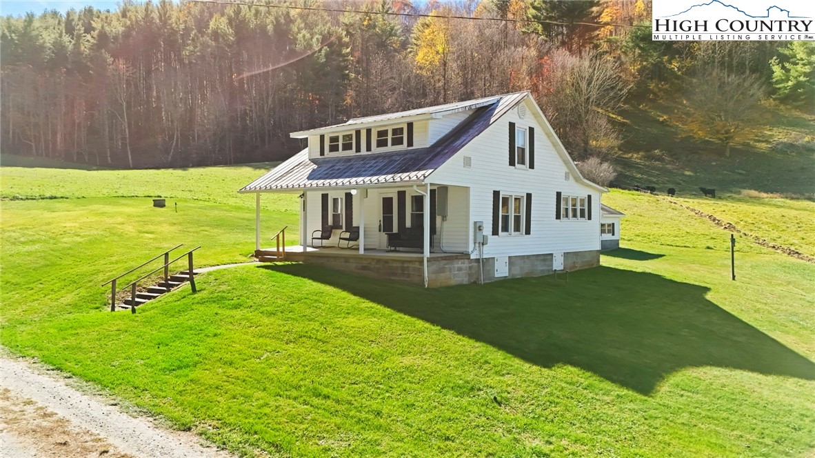 Sugar Grove, North Carolina 28679, United States, 2 Bedrooms Bedrooms, ,1 BathroomBathrooms,Residential,Active,243250