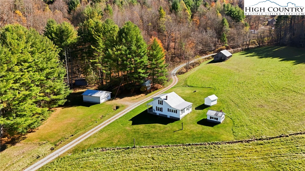 Sugar Grove, North Carolina 28679, United States, 2 Bedrooms Bedrooms, ,1 BathroomBathrooms,Residential,Active,243250