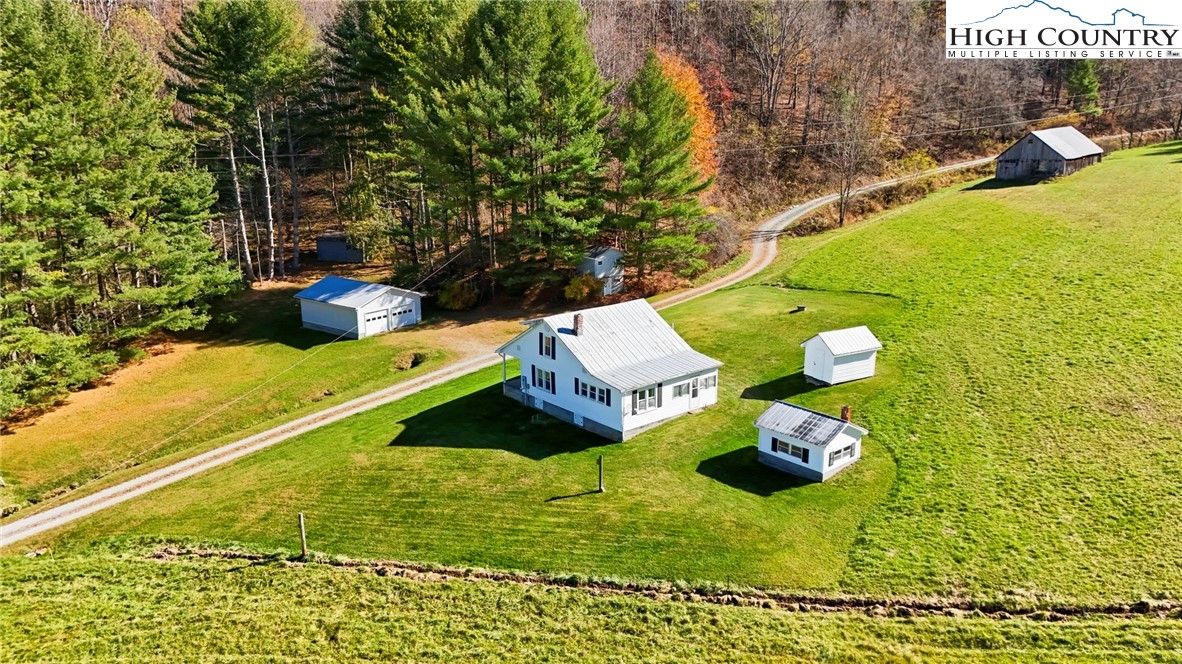 Sugar Grove, North Carolina 28679, United States, 2 Bedrooms Bedrooms, ,1 BathroomBathrooms,Residential,Active,243250