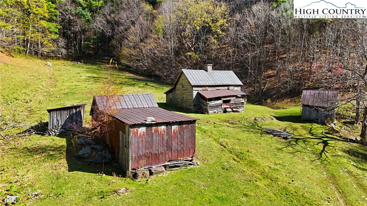 Sugar Grove, North Carolina 28679, United States, 2 Bedrooms Bedrooms, ,1 BathroomBathrooms,Residential,Active,243250