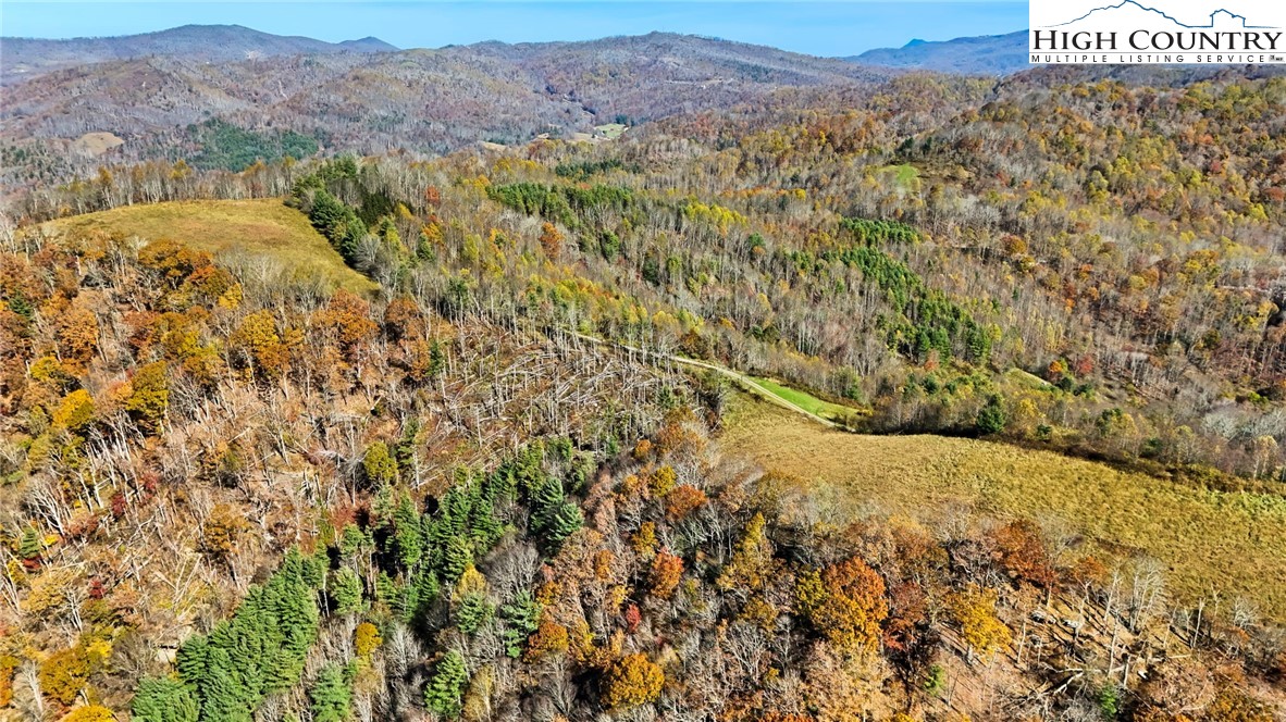 Sugar Grove, North Carolina 28679, United States, 2 Bedrooms Bedrooms, ,1 BathroomBathrooms,Residential,Active,243250