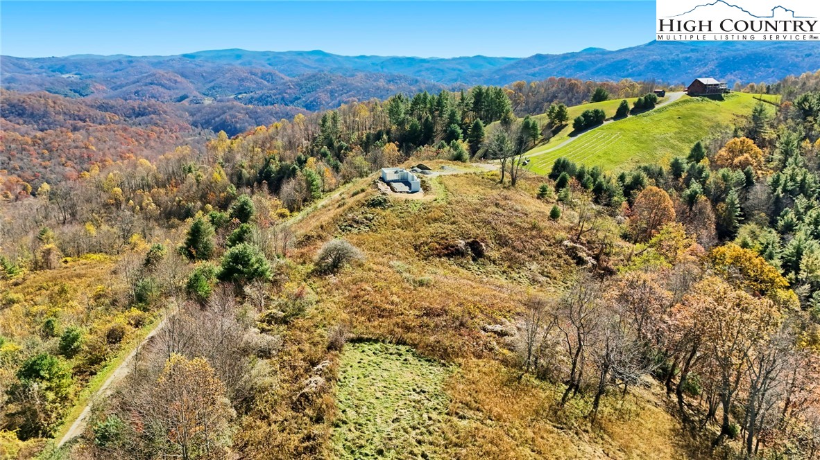 Sugar Grove, North Carolina 28679, United States, 2 Bedrooms Bedrooms, ,1 BathroomBathrooms,Residential,Active,243250