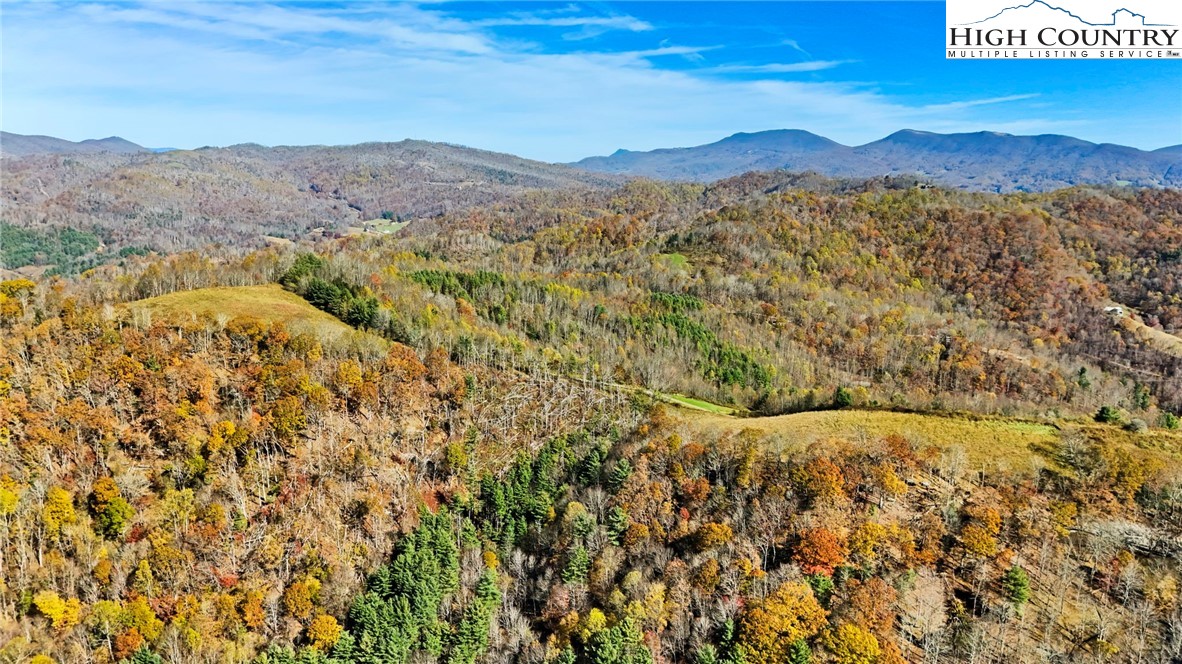 Sugar Grove, North Carolina 28679, United States, 2 Bedrooms Bedrooms, ,1 BathroomBathrooms,Residential,Active,243250