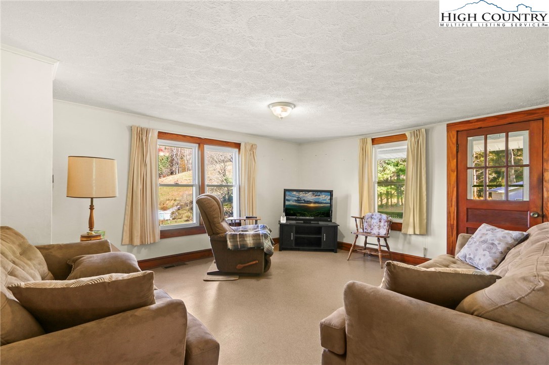 Sugar Grove, North Carolina 28679, United States, 2 Bedrooms Bedrooms, ,1 BathroomBathrooms,Residential,Active,243250