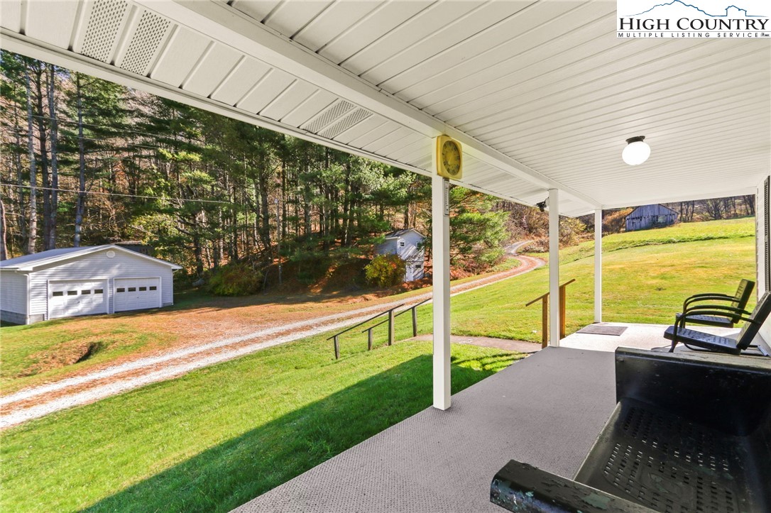 Sugar Grove, North Carolina 28679, United States, 2 Bedrooms Bedrooms, ,1 BathroomBathrooms,Residential,Active,243250