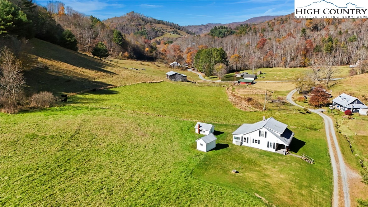 Sugar Grove, North Carolina 28679, United States, 2 Bedrooms Bedrooms, ,1 BathroomBathrooms,Residential,Active,243250