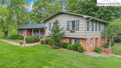 Photo of 306 Frank Edwards Road, West Jefferson, NC 28694 (MLS # 257242)
