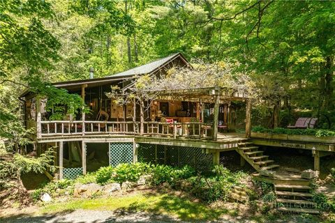 Photo of 165 Natures Way, Boone, NC 28607 (MLS # 261862)