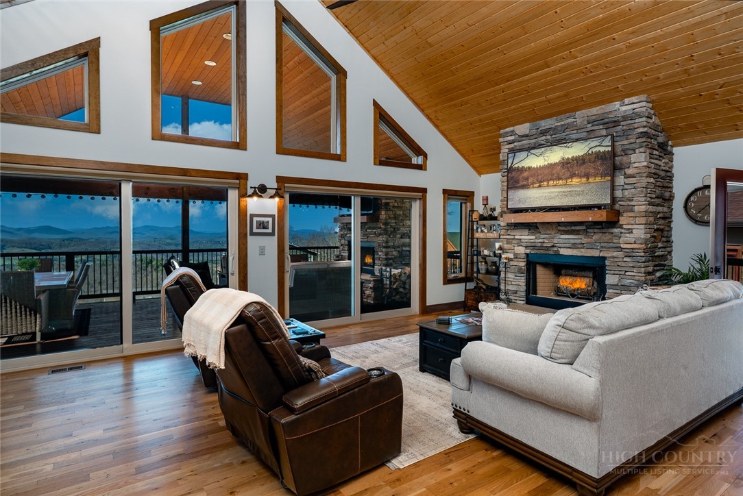 1161 Grandview Drive Extension