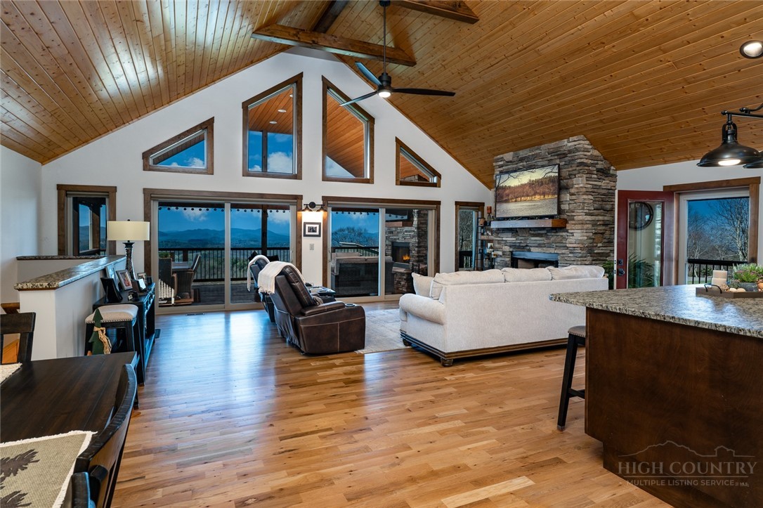 1161 Grandview Drive Extension