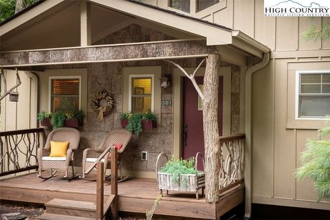 Photo of 301 Sorrento Falls Road, Blowing Rock, NC 28605 (MLS # 257292)