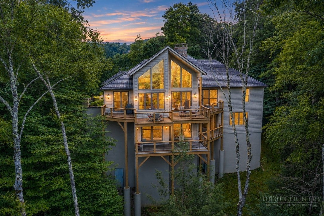 35 Crestview Lane