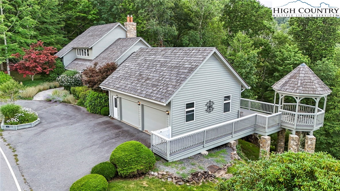 Boone, North Carolina 28607, United States, 3 Bedrooms Bedrooms, ,4 BathroomsBathrooms,Residential,Active,191541