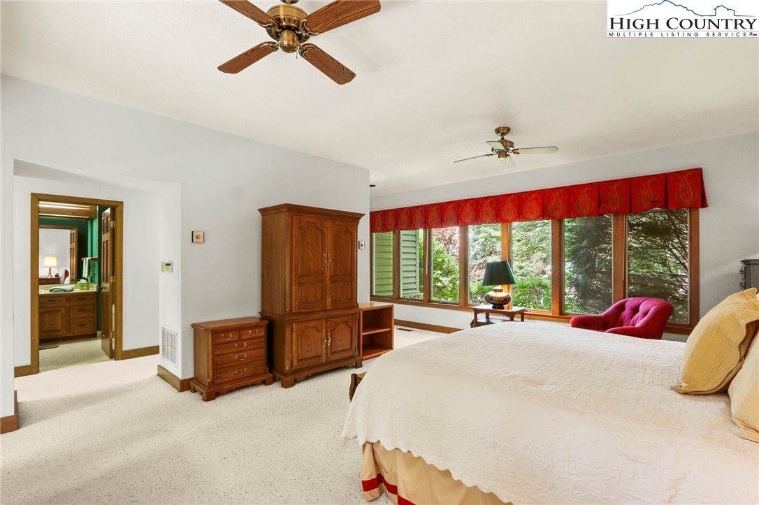 Boone, North Carolina 28607, United States, 3 Bedrooms Bedrooms, ,4 BathroomsBathrooms,Residential,Active,191541