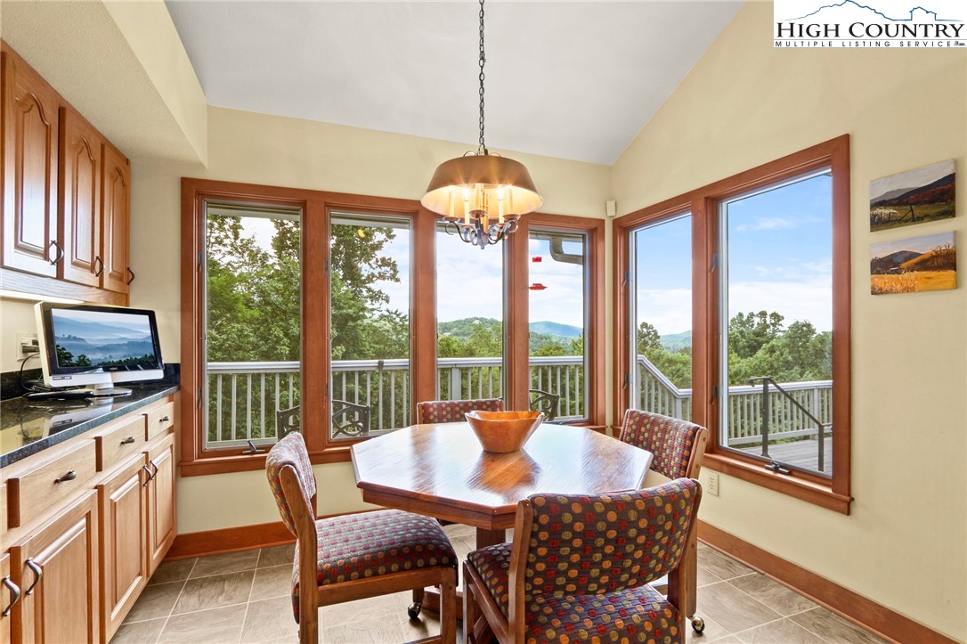 Boone, North Carolina 28607, United States, 3 Bedrooms Bedrooms, ,4 BathroomsBathrooms,Residential,Active,191541