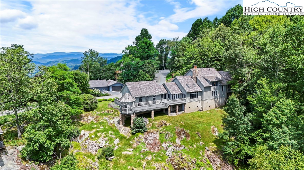 Boone, North Carolina 28607, United States, 3 Bedrooms Bedrooms, ,4 BathroomsBathrooms,Residential,Active,191541