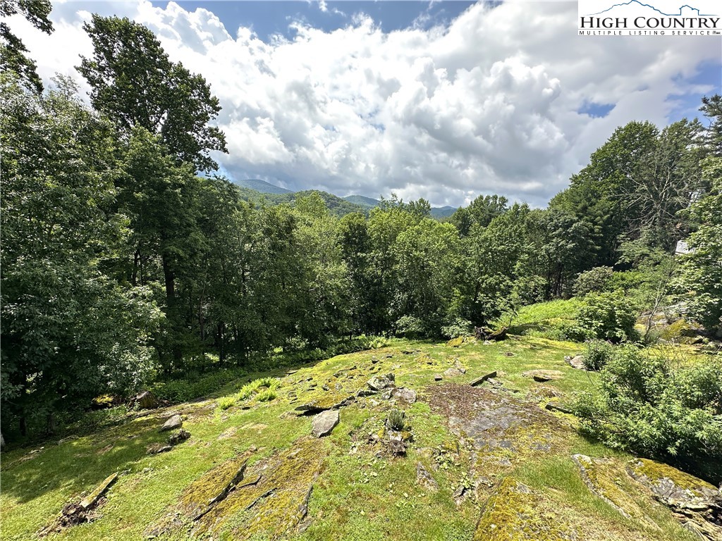 Boone, North Carolina 28607, United States, 3 Bedrooms Bedrooms, ,4 BathroomsBathrooms,Residential,Active,191541