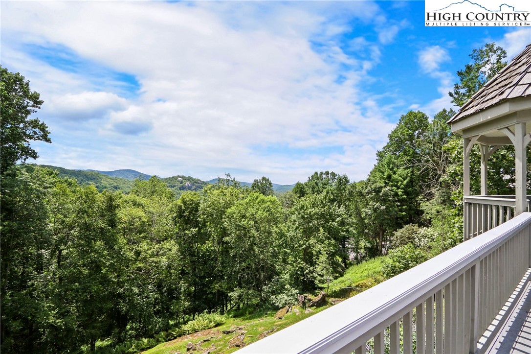Boone, North Carolina 28607, United States, 3 Bedrooms Bedrooms, ,4 BathroomsBathrooms,Residential,Active,191541