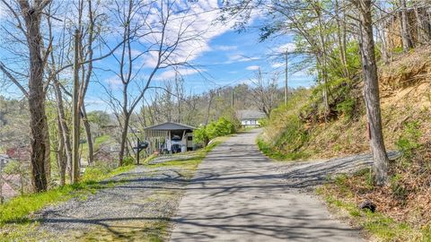 Photo of 237 A Street, Lansing, NC 28643 (MLS # 261321)