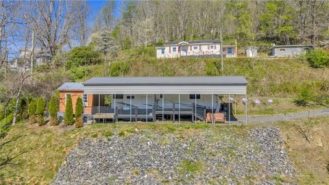 Photo of 237 A Street, Lansing, NC 28643 (MLS # 261321)