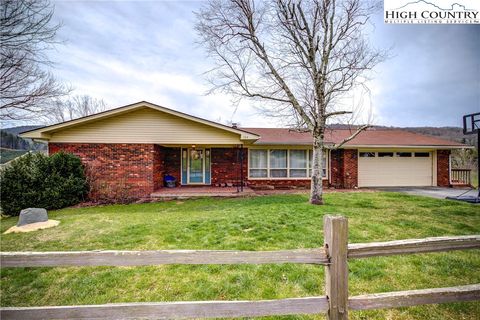 Photo of 304 Evergreen Lane, Boone, NC 28607 (MLS # 260641)