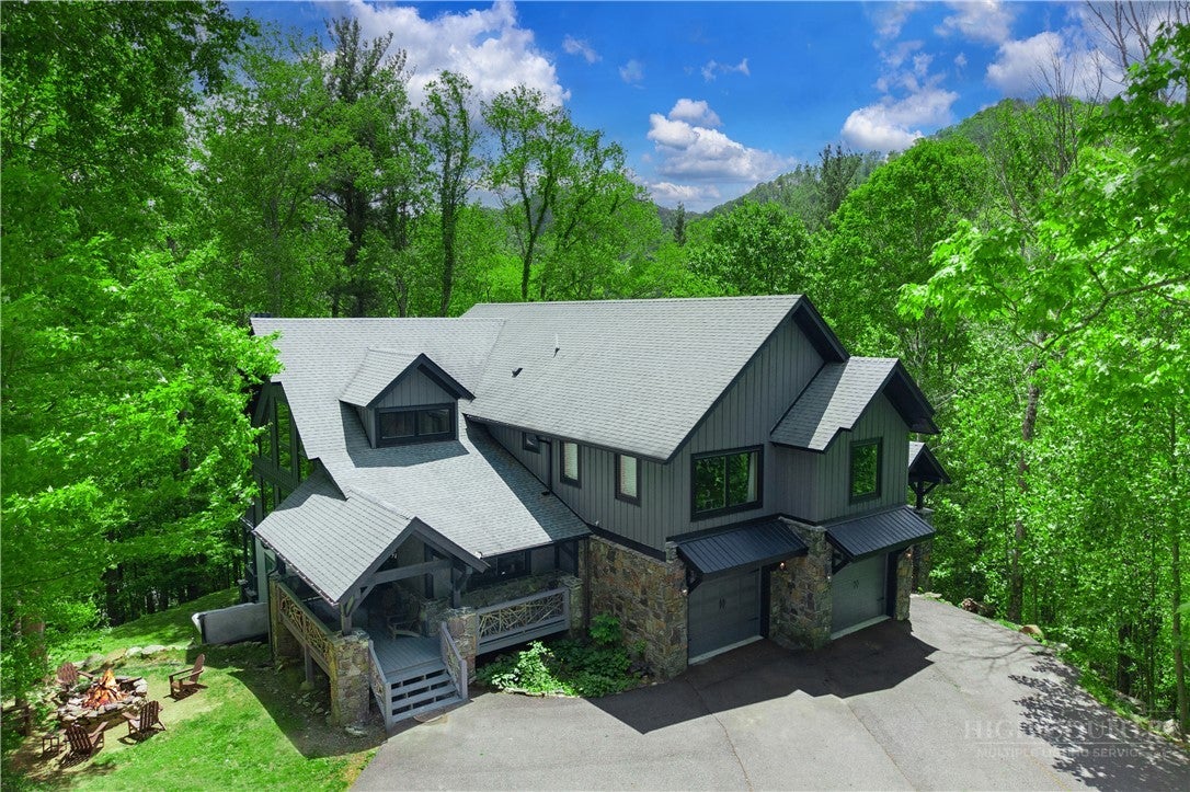 161 Hump View Trail