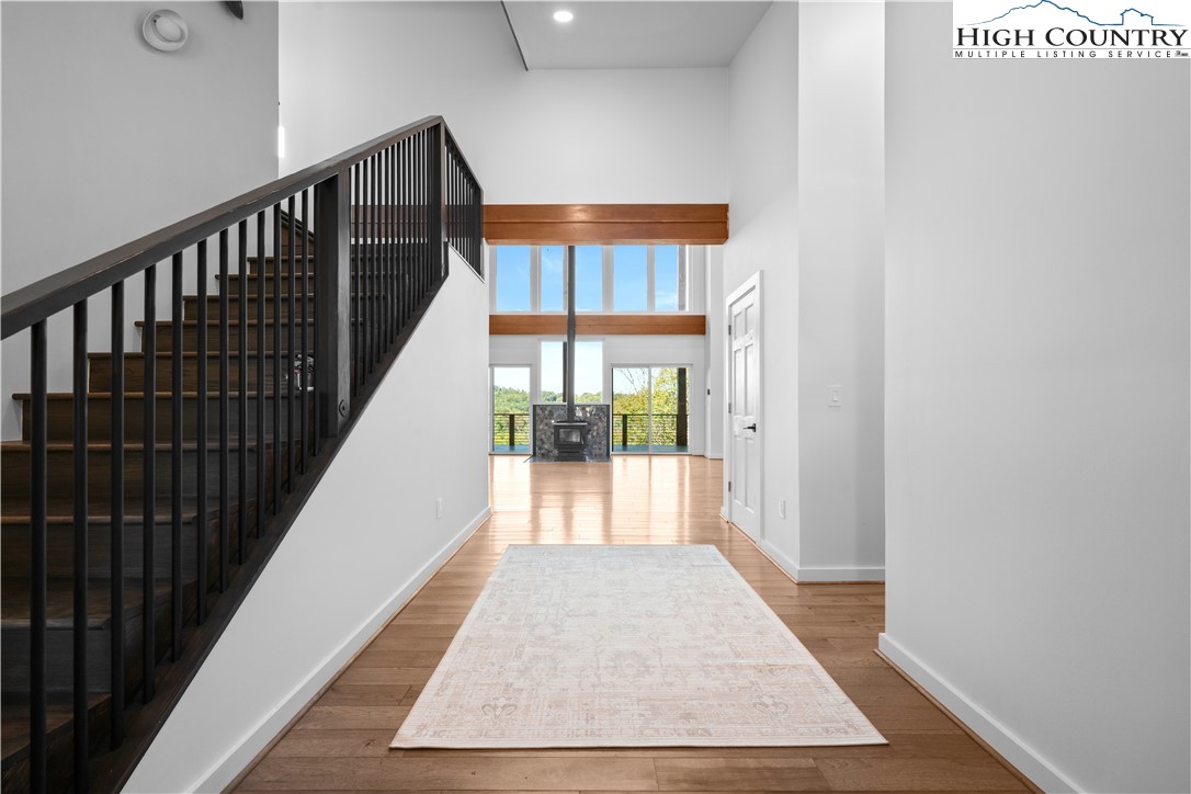 Boone, North Carolina 28607, United States, 3 Bedrooms Bedrooms, ,5 BathroomsBathrooms,Residential,Active,231892